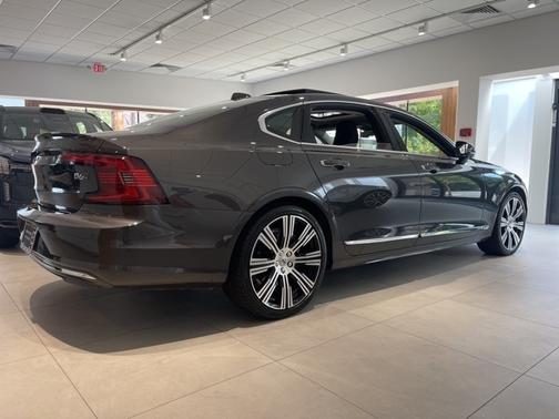 2022 Volvo S90 B6 AWD Inscription