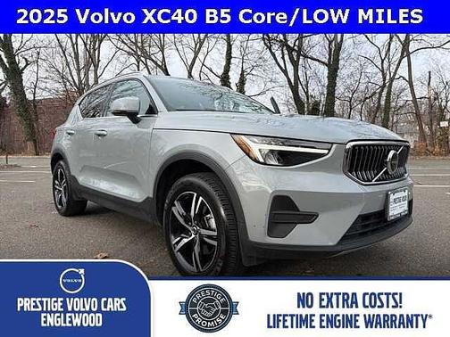 2025 Volvo XC40 Core