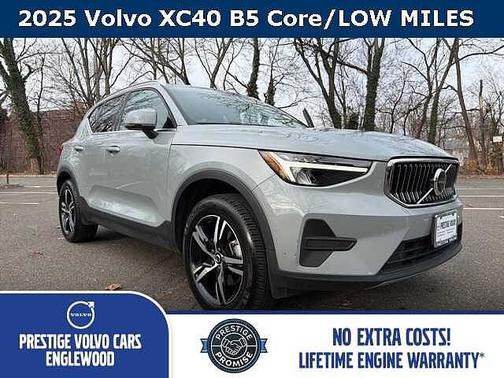2025 Volvo XC40 Core