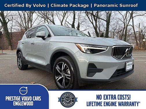 2025 Volvo XC40 Core