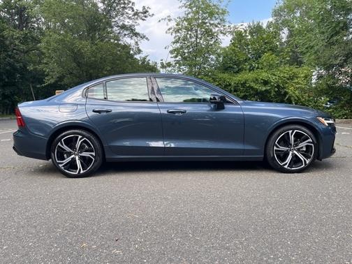 2025 Volvo S60 B5 Core
