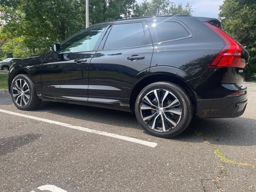 2024 Volvo XC60 B5 Plus Dark