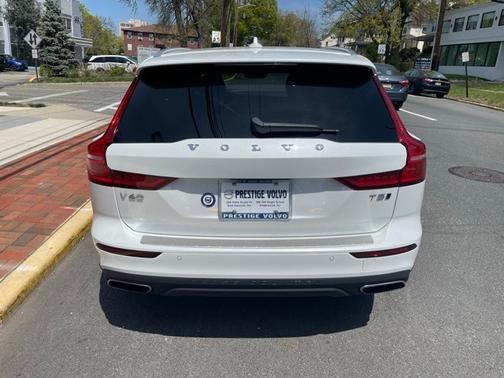 2022 Volvo V60 Cross Country T5 AWD