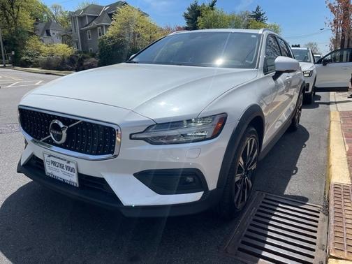 2022 Volvo V60 Cross Country T5 AWD