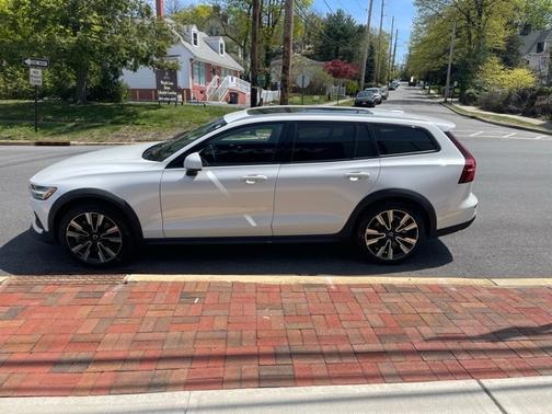 2022 Volvo V60 Cross Country T5 AWD
