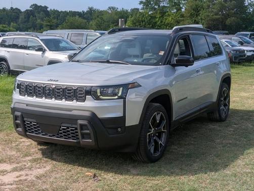 Silver Zynith Clearcoat 2026 Jeep Cherokee Overland