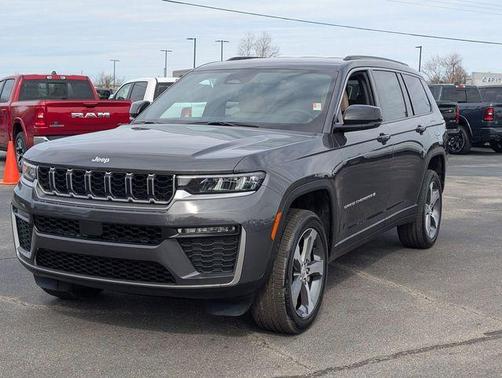 Silver Zynith Clearcoat 2026 Jeep Cherokee Overland
