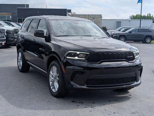 DB Black Crystal Clearcoat 2026 Dodge Durango GT