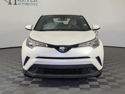 Blizzard Pearl 2019 Toyota C-HR XLE