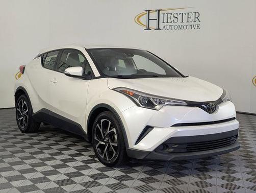 Blizzard Pearl 2019 Toyota C-HR XLE