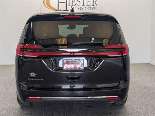 2024 Chrysler Pacifica Touring-L