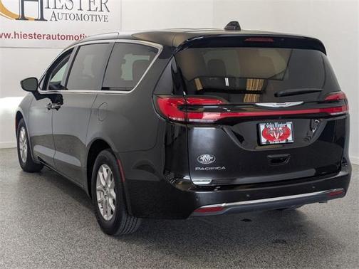 2024 Chrysler Pacifica Touring-L