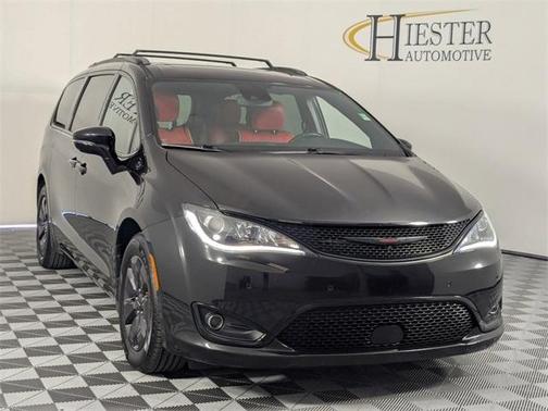2020 Chrysler Pacifica Hybrid Limited