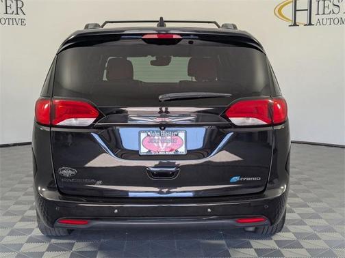 2020 Chrysler Pacifica Hybrid Limited