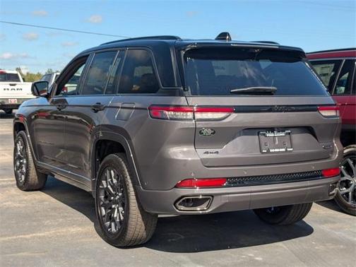 2025 Jeep Grand Cherokee Summit