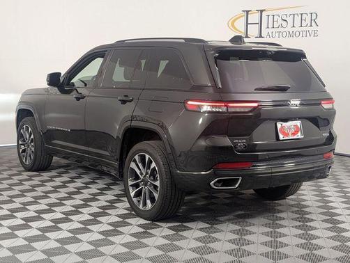 Rocky Mountain Pearlcoat 2024 Jeep Grand Cherokee Overland