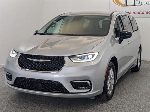 2024 Chrysler Pacifica Touring-L