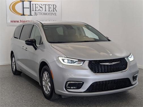 2024 Chrysler Pacifica Touring-L
