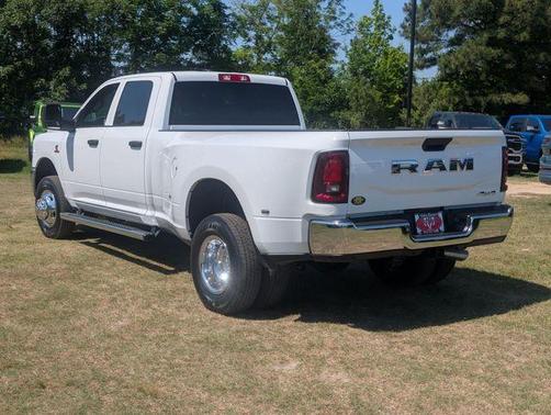 Bright White Clearcoat 2026 RAM 3500 Tradesman