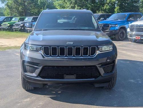 Metallic 2026 Jeep Grand Cherokee Laredo
