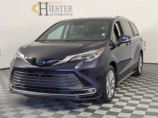 2024 Toyota Sienna Platinum 7 Passenger