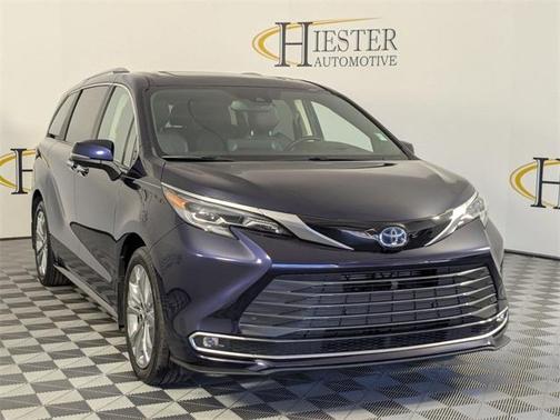 2024 Toyota Sienna Platinum 7 Passenger