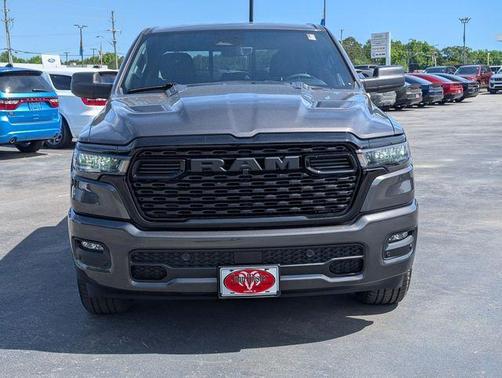 Granite Crystal Clearcoat Metallic 2026 RAM 1500 Express