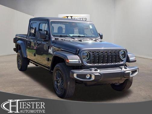 Granite Crystal Clearcoat Metallic 2026 Jeep Gladiator Sport
