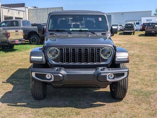 Granite Crystal Clearcoat Metallic 2026 Jeep Gladiator Sport
