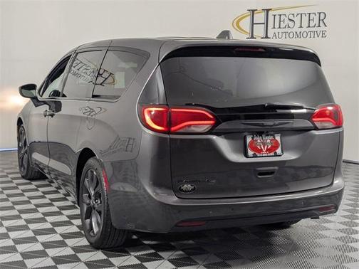2018 Chrysler Pacifica Touring Plus