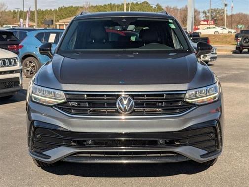 2022 Volkswagen Tiguan 2.0T SE R-Line Black