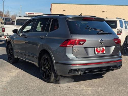 2022 Volkswagen Tiguan 2.0T SE R-Line Black