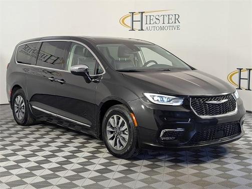 2023 Chrysler Pacifica Hybrid Limited