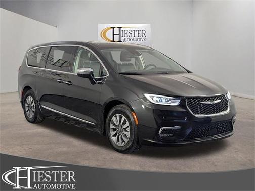 2023 Chrysler Pacifica Hybrid Limited