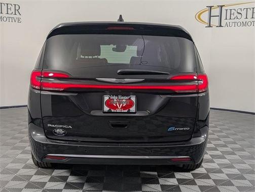 2023 Chrysler Pacifica Hybrid Limited