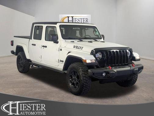 Bright White Clearcoat 2023 Jeep Gladiator Sport