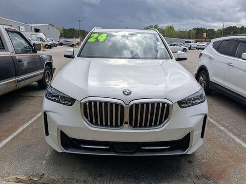 White 2024 BMW X5 sDrive40i