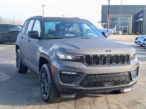Metallic 2025 Jeep Grand Cherokee Limited