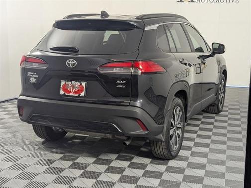 2025 Toyota Corolla Cross XLE