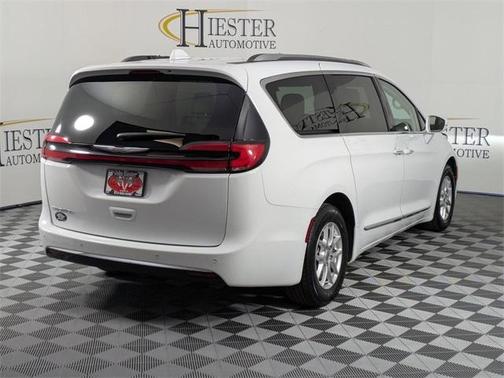 2021 Chrysler Pacifica Touring-L