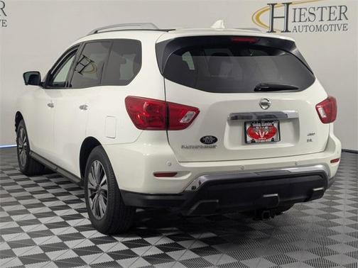 2020 Nissan Pathfinder SL
