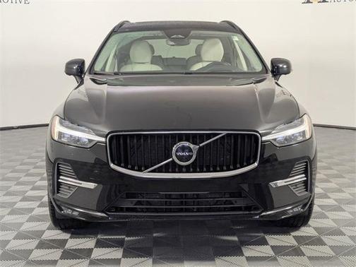 2022 Volvo XC60 B5 Momentum