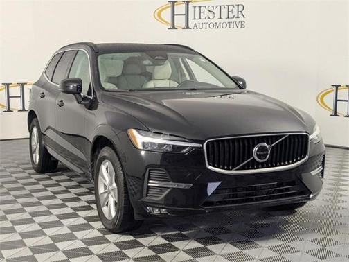 2022 Volvo XC60 B5 Momentum