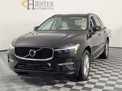 2022 Volvo XC60 B5 Momentum