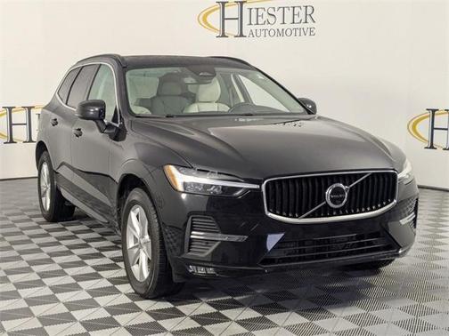 2022 Volvo XC60 B5 Momentum