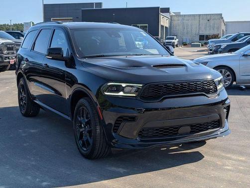 DB Black Crystal Clearcoat 2026 Dodge Durango GT Premium HEMI V8