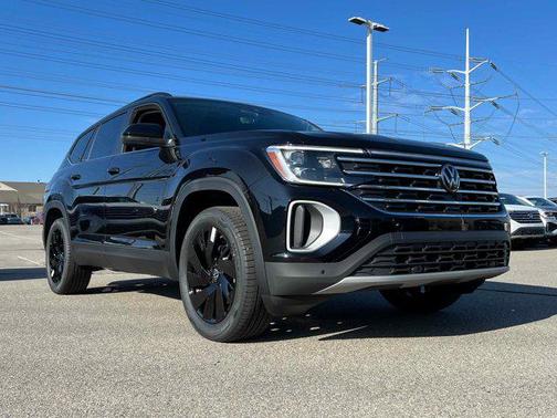 Deep Black 2026 Volkswagen Atlas 2.0T SE w/Technology 4MOTION