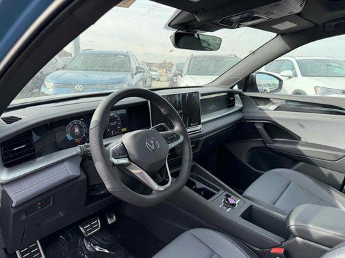 Blue 2026 Volkswagen Tiguan 2.0T SE R-Line Black 4MOTION