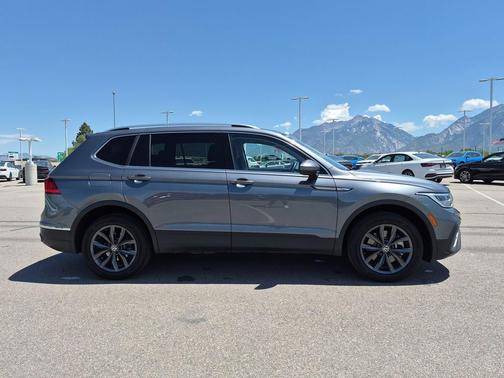 Platinum Gray Metallic 2023 Volkswagen Tiguan 2.0T SE 4MOTION