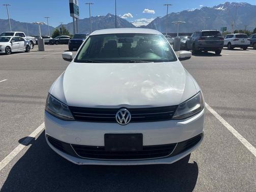 Candy White 2014 Volkswagen Jetta Auto SE w/Connectivity
